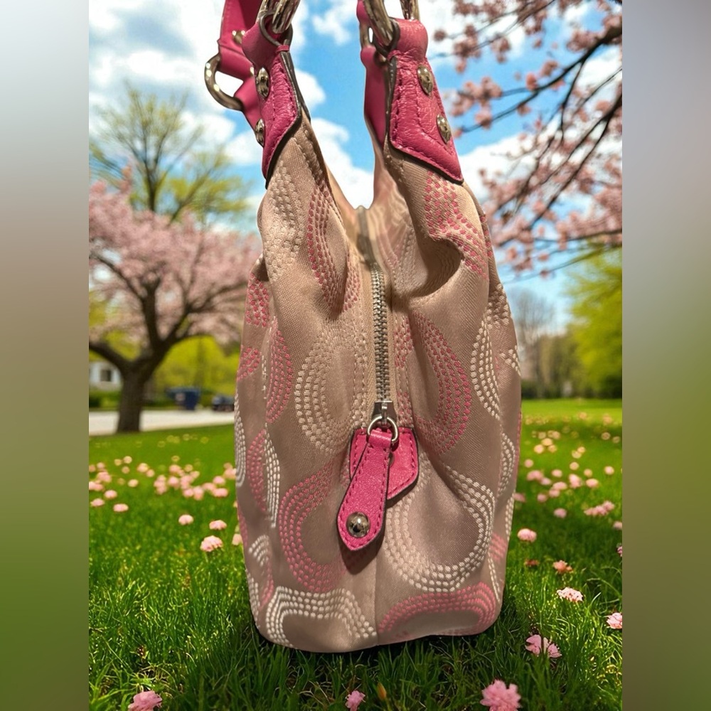Coach F21920 Op Art Dotted Ashley Hobo Shoulder Bag Khaki Pink Branded Keychain - Picture 11 of 16